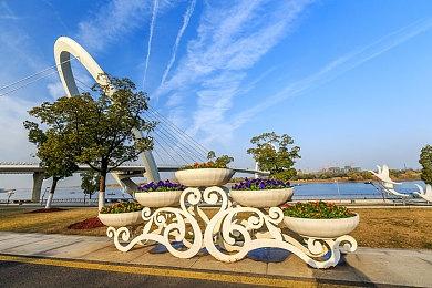 FS社员工称工资不高有加班 但工作像玩黑魂有成就感